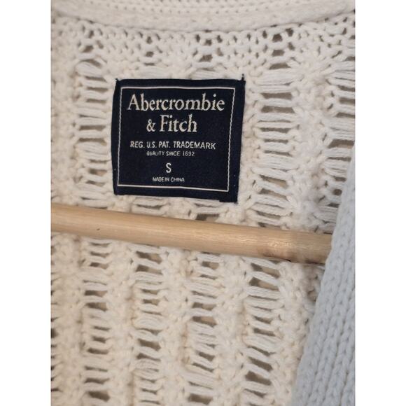 Abercrombie & Fitch Women’s Cable Knit V-Neck Button S Cardigan Sweater Ivory - Picture 3 of 5